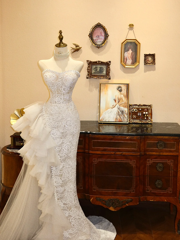 White strapless lace fitted long ball gown/bridal dress R7161