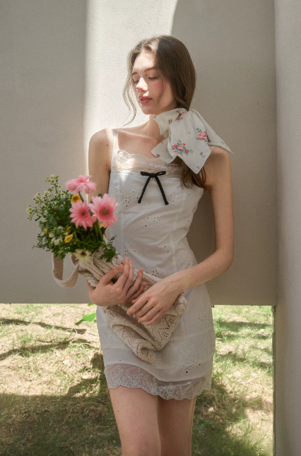Preppy White Eyelet Lace Dress with Spaghetti Straps and Bow Detail R9266