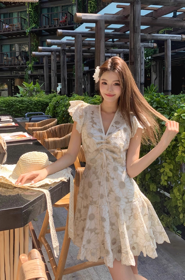 French sweet short-sleeved hollow flower high waist design beige floral dress R4070