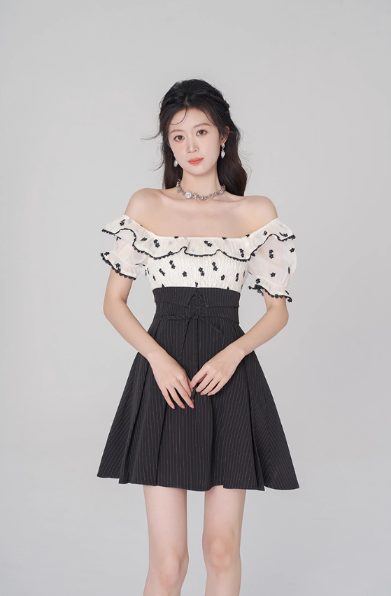 Tea break French dress puff sleeve A-line skirt new style high waist embroidered short skirt R4499
