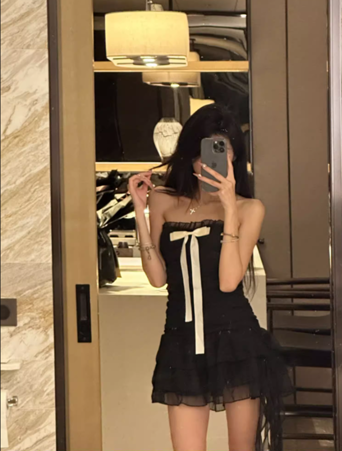 Sweet and spicy style tube top dress 2025 pure desire pleated waist ribbon short skirt R1037