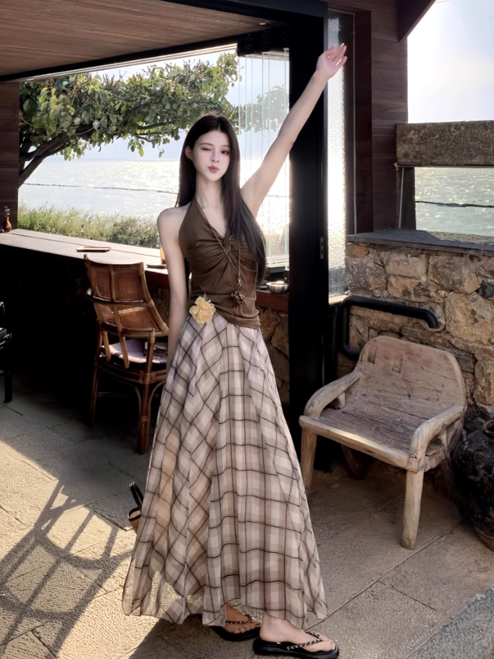 Fairy temperament outfit a complete set of halter neck small vest plaid large swing skirt two-piece suit R1705