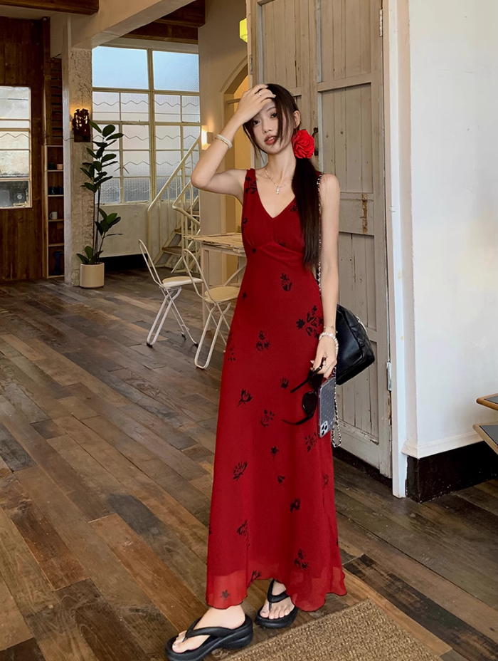 Fairy V-neck suspender dress French style slim high waist petite long skirt holiday style skirt R1758