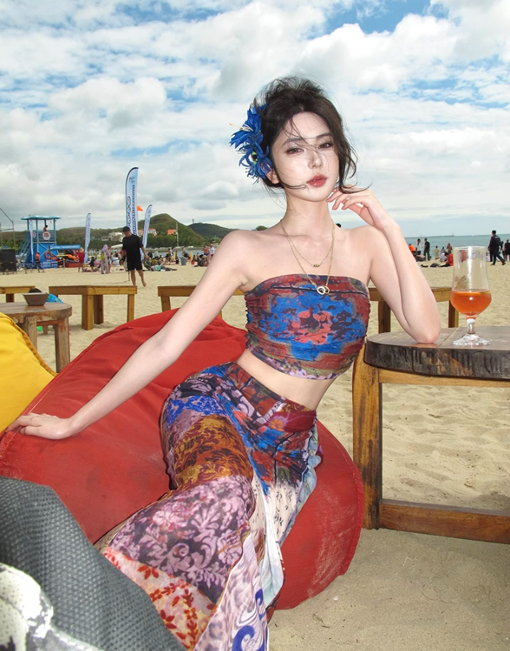 Holiday style retro print tube top vest irregular hip skirt two-piece set R0894