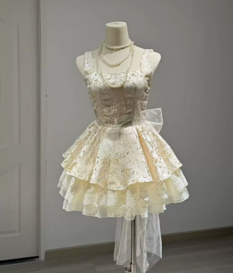 Elegant Pastel Yellow A-Line Square Lace Hem Corset Mini Homecoming Dress RS743