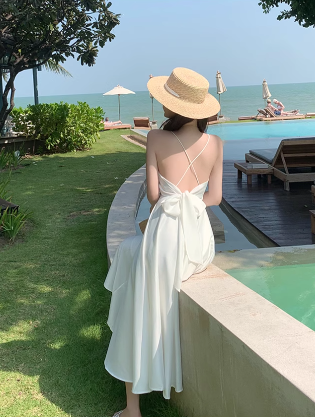 Wearing a celebrity suspender backless dress, slim fairy dress, holiday beach dress R1574
