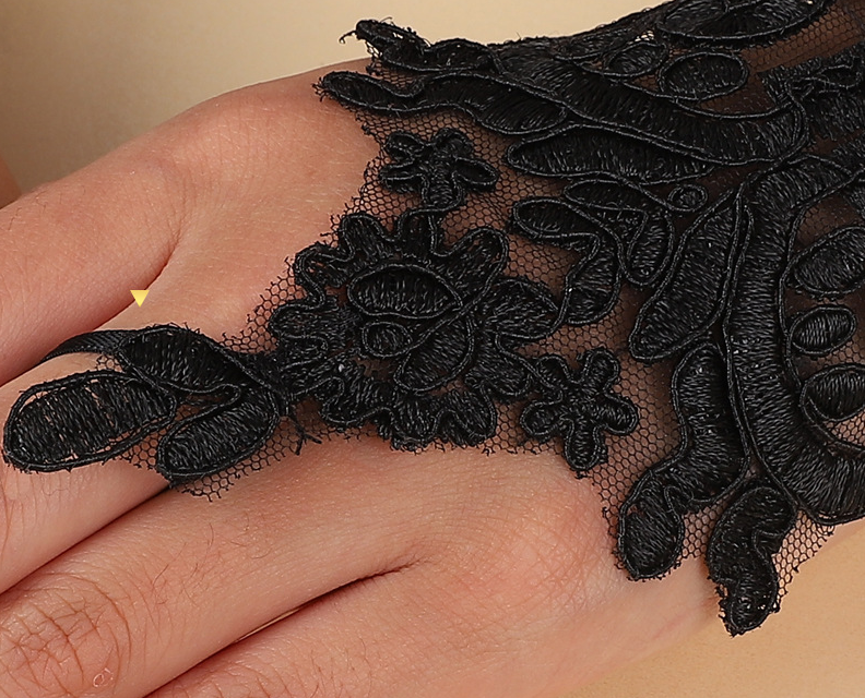 Retro Halloween European and American bride wedding dress annual meeting performance sleeves     S6268