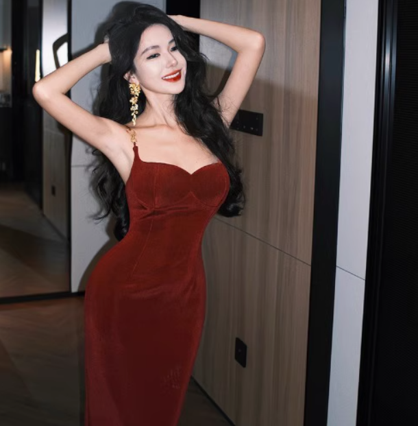 Retro suspender dress Christmas wine red velvet slim hip-wrapped slit dress R1556