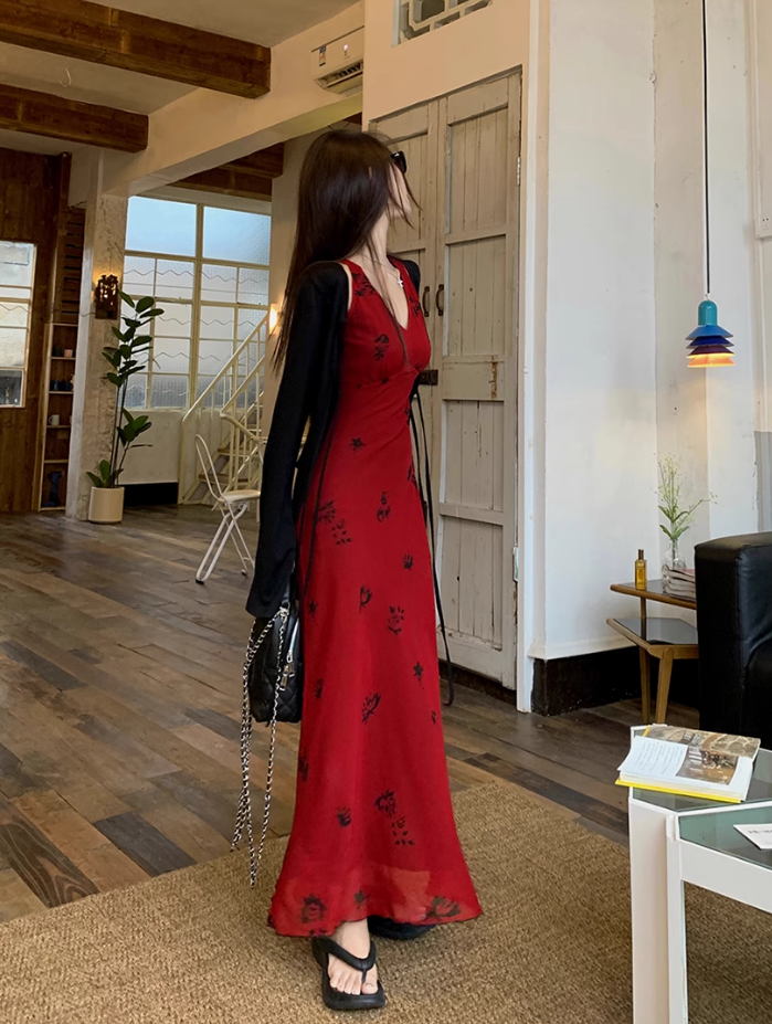 Fairy V-neck suspender dress French style slim high waist petite long skirt holiday style skirt R1758