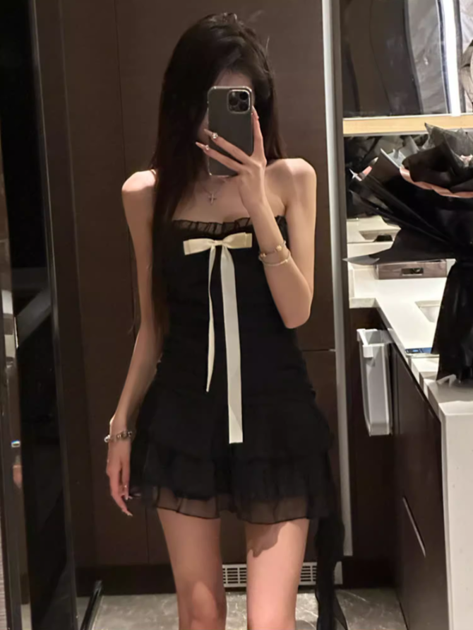 Sweet and spicy style tube top dress 2025 pure desire pleated waist ribbon short skirt R1037