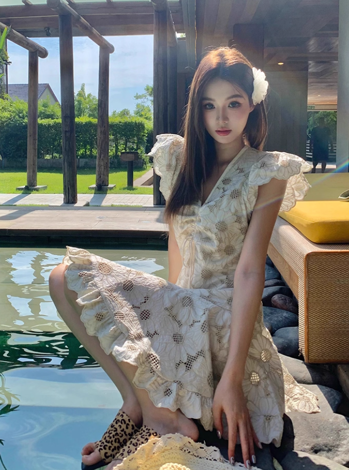 French sweet short-sleeved hollow flower high waist design beige floral dress R4070