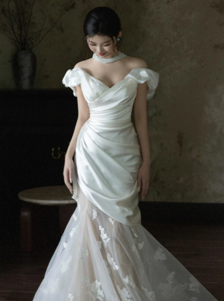 Elegant White Mermaid Sweetheart Lace Embroidery Bodycon Maxi Wedding Dress RS767
