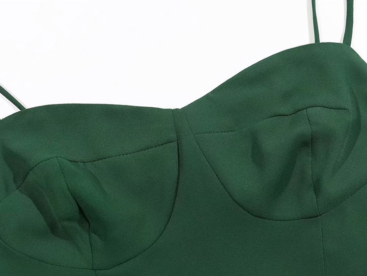 2025 Summer New Retro Temperament Sexy Green Holiday Seaside Suspender Dress R0952