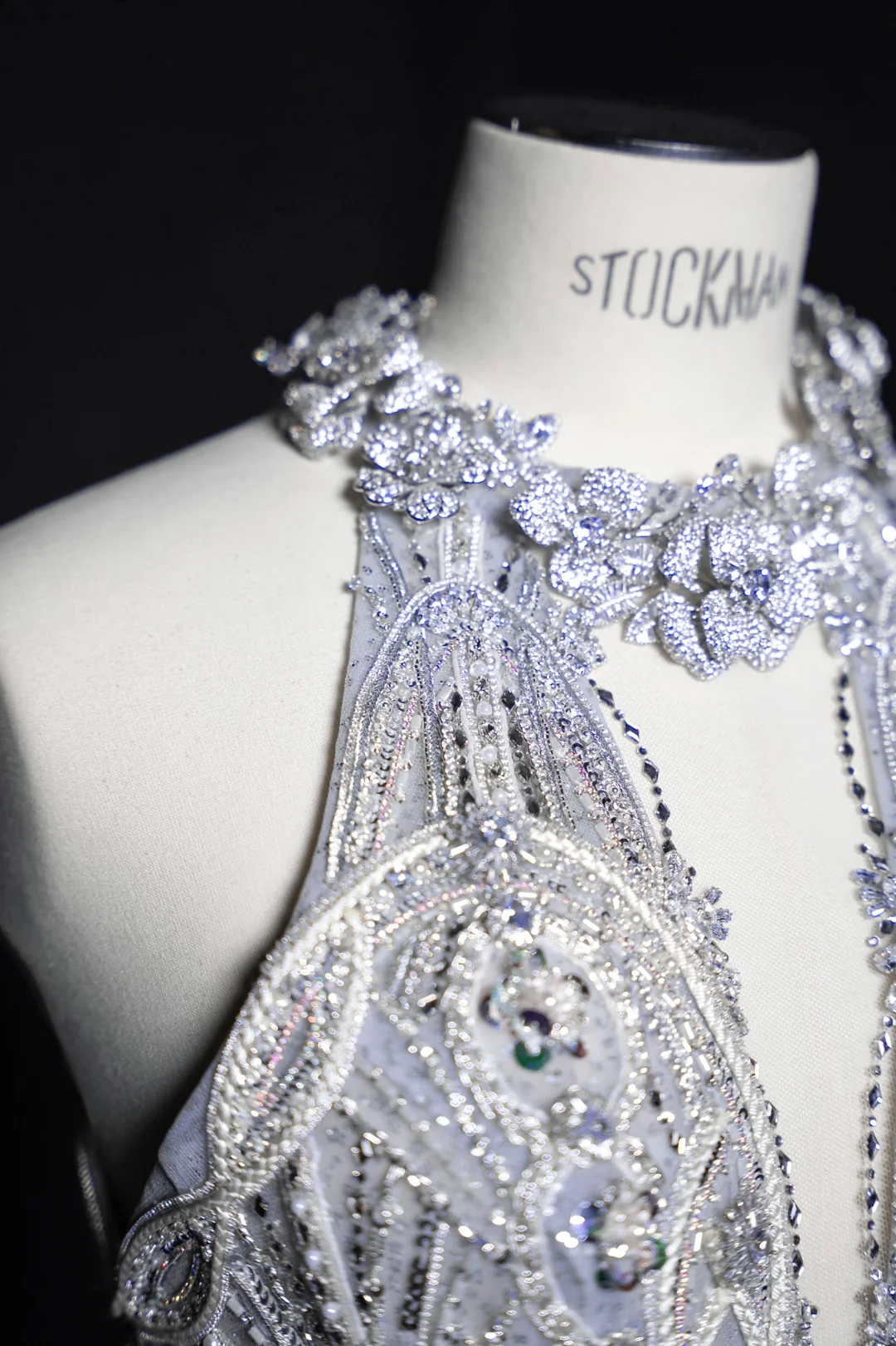 Silver halterneck diamond sequined open back sexy waist puffy skirt homecoming dress R4126