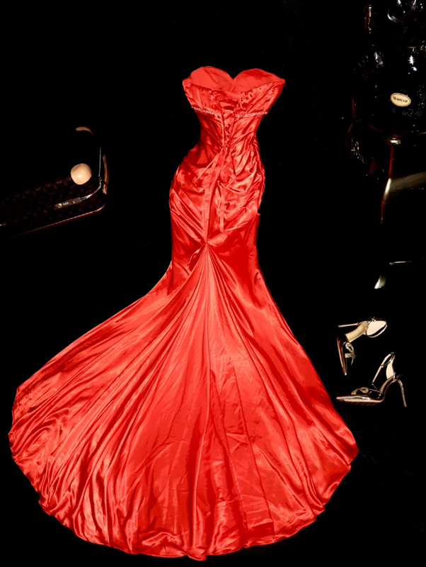 Red strapless fitted mermaid long ball gown R7010