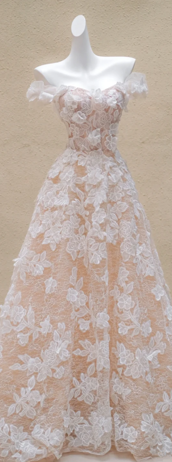 White lace patterned dress with slim waist and A-line bridal gown R5738