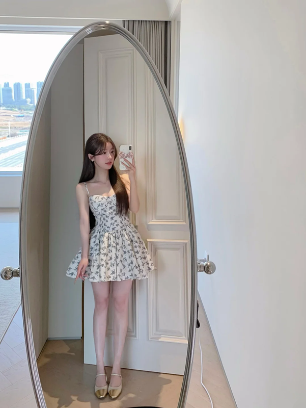 White background blue floral suspenders slim waist A-line skirt R5034