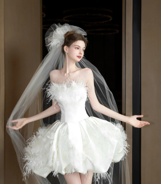 White tube top is gentle and cute with slim waist and puffy skirt, princess short skirt for homecoming dress R4188