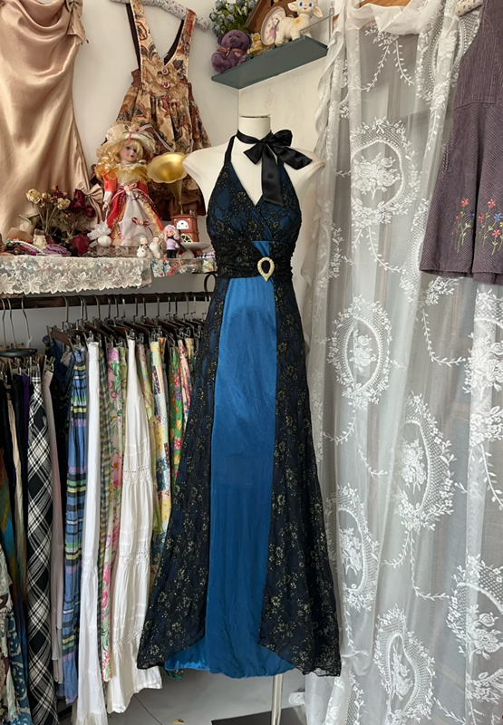 Blue retro halter neck, fitted waist, A-line lace skirt ball gown R6371