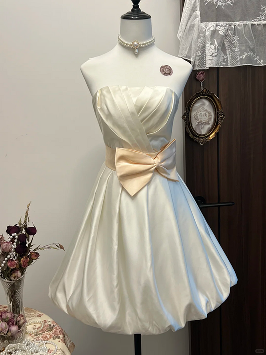 White Strapless Satin Waist Slim Fit Flower Bud Skirt Short Skirt Homecoming Dress R4308