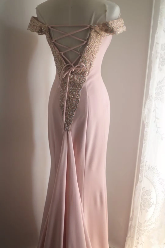 Light pink off-the-shoulder embroidered fitted waist bodycon long ball gown R6691