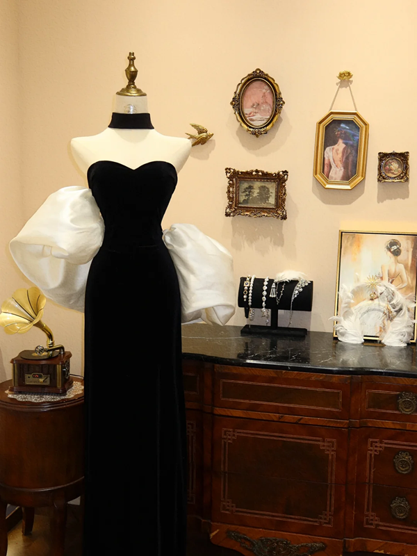 Black strapless long wedding dress with white shawl, fitted waist and hips R6571