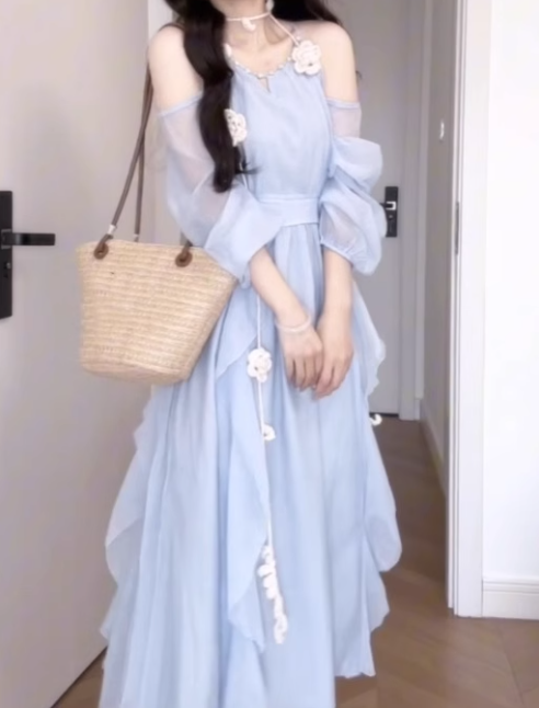 Blue off-shoulder halter neck dress gentle temperament beautiful dress R0741