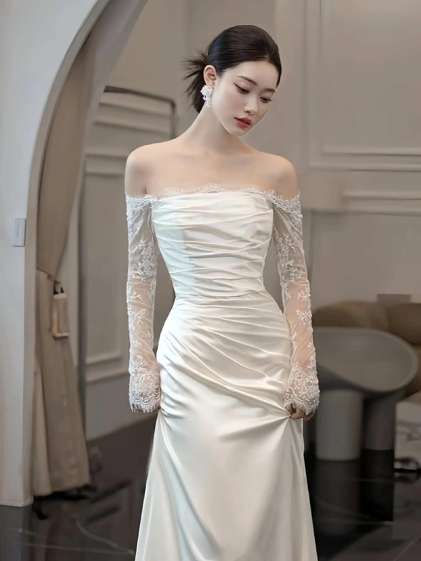 Off Shoulder Wedding Dress Elegant Fashion Dress      S5432