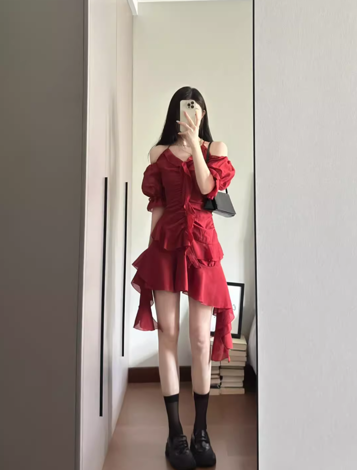 Beautiful skirt temperament advanced red dress niche design irregular skirt halter neck skirt R0413