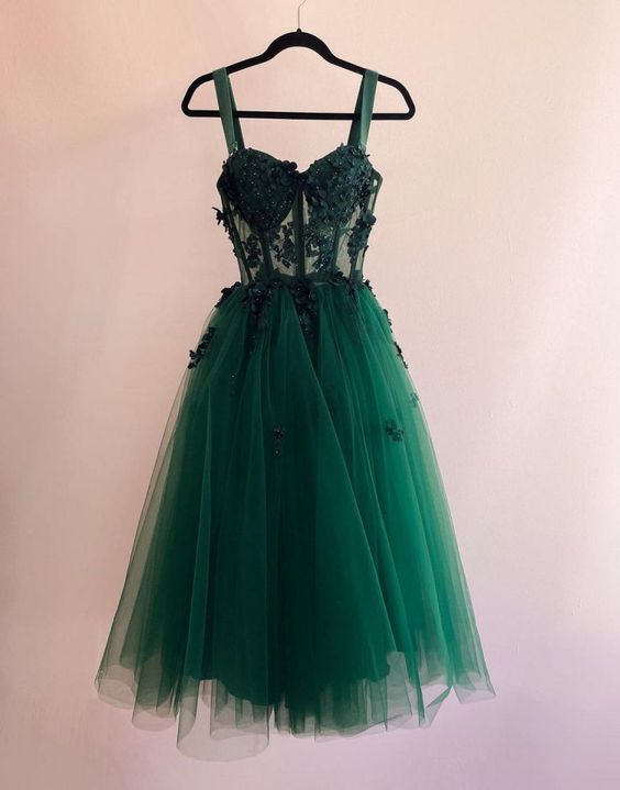 Green knee-length tulle homecoming dress with appliques       S5076