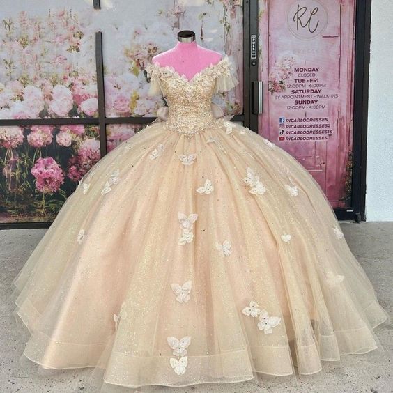 Champagne Shiny Sexy V-Neck Princess Prom Dress Quinceanera Dress Beading Bow Applique Lace Beading Sweet Birthday Party Dresses      S5048