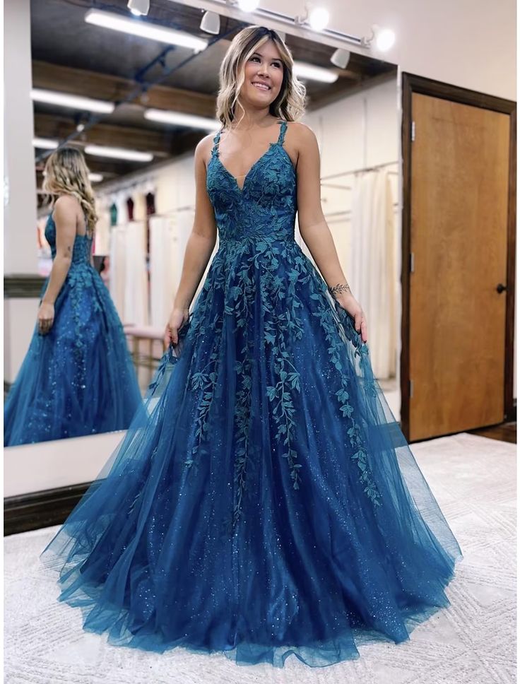 A-Line Prom Dresses Formal Floor Length Sleeveless V Neck Tulle Backless with Glitter Appliques    S5202