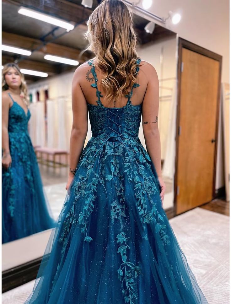 A-Line Prom Dresses Formal Floor Length Sleeveless V Neck Tulle Backless with Glitter Appliques    S5202