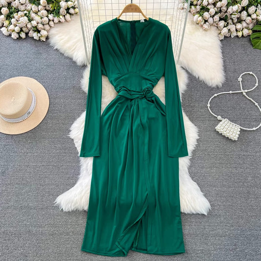 fashionable long-sleeved V-neck pleated waist mid-length slit A-line dress      S4484