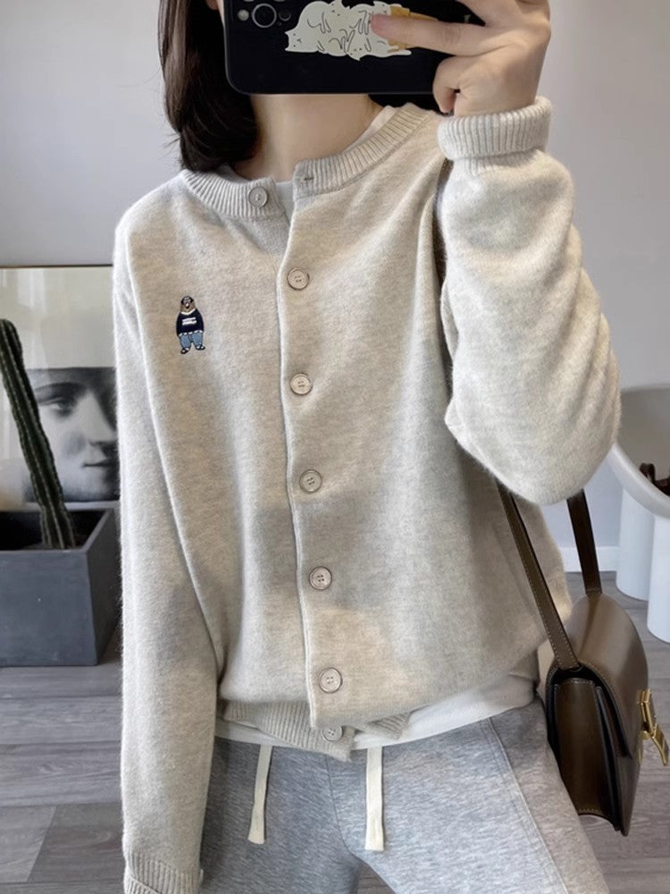 embroidered bear knitted cardigan for women spring and autumn new style round neck sweater jacket     S3382