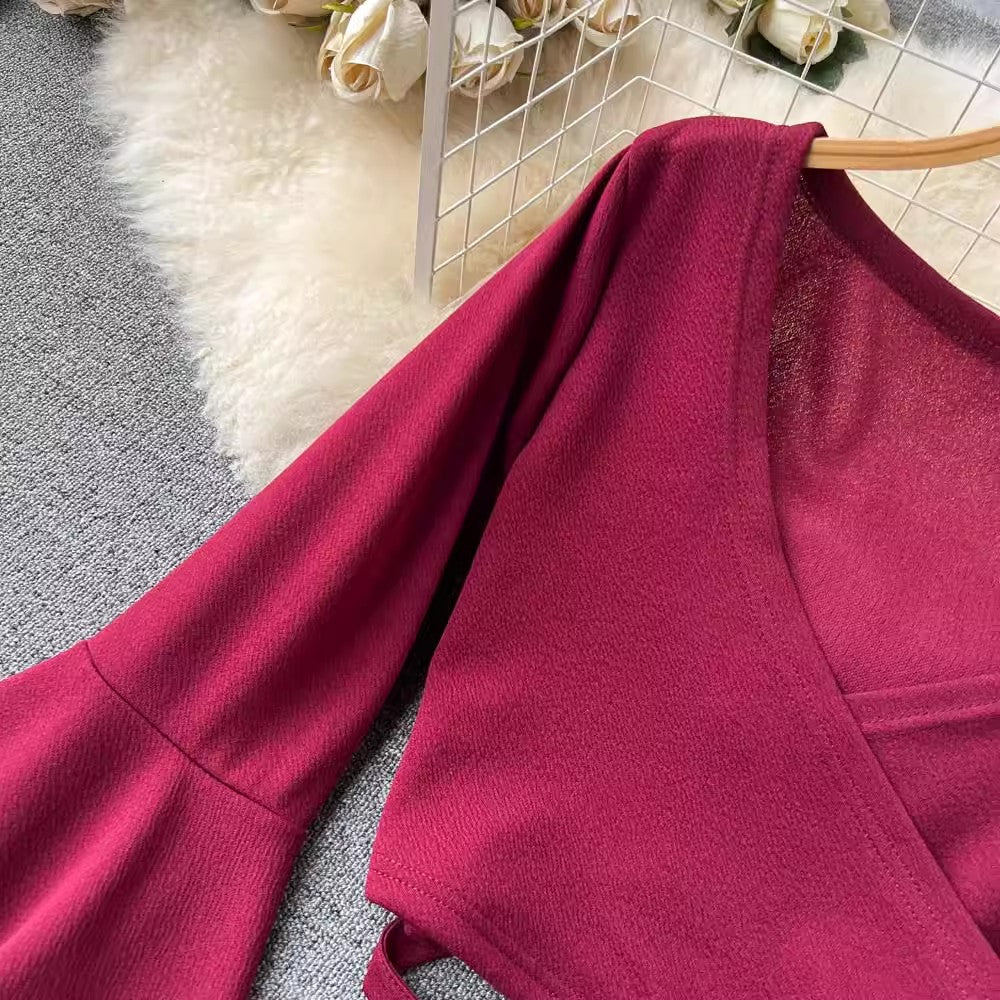 V-neck short bell sleeves sexy long-sleeved T-shirt women's chic tops     S4589