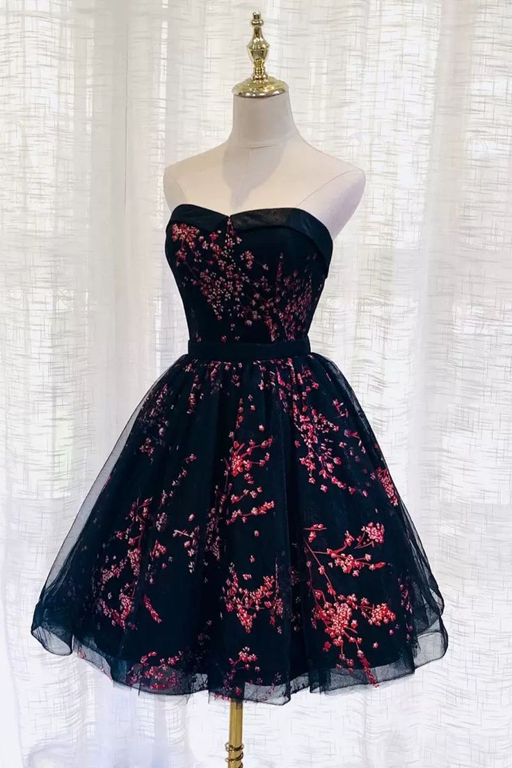 Black Cute Sweetheart Tulle Formal Dresses, Puffy Strapless Appliqued Homecoming Dress     S3298