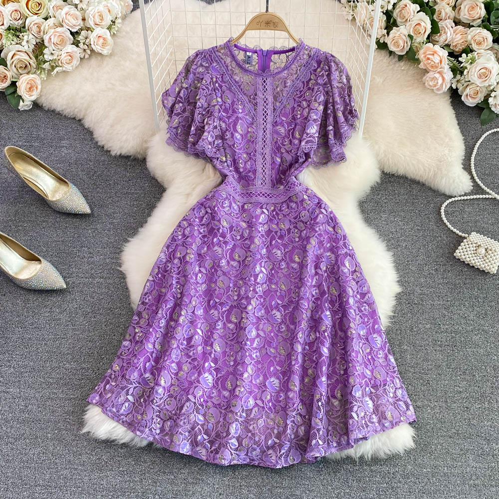 Retro Court Style Round Neck Flying Sleeve A-line Lace Dress      S4460