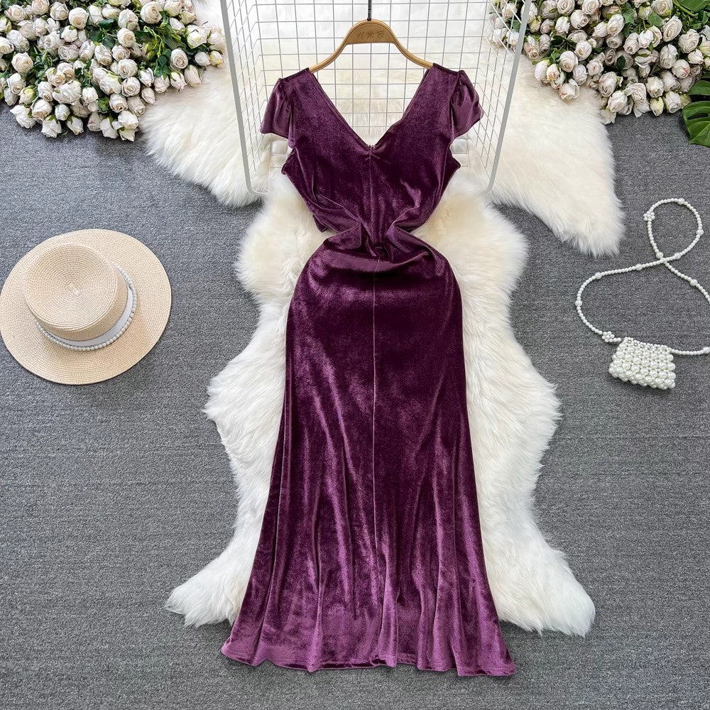 V-neck mid-length velvet dress     S4290