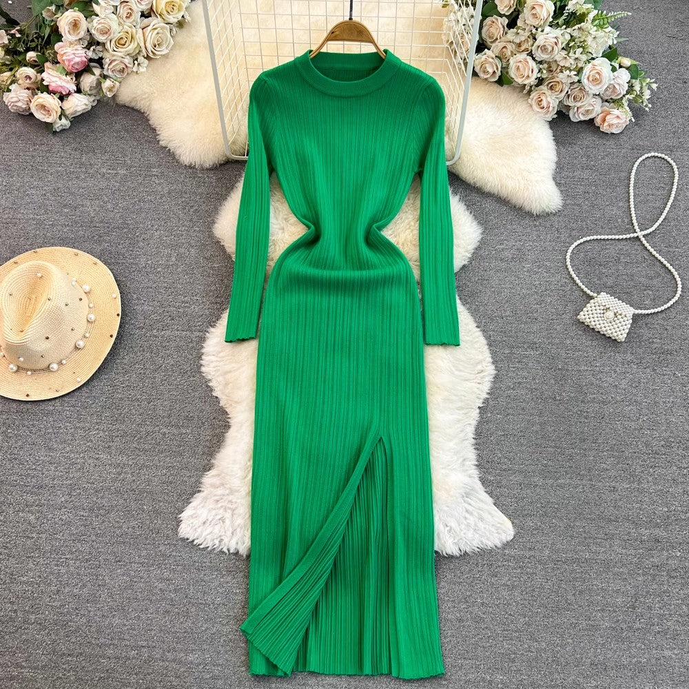 long-sleeved round neck mid-length knitted dress      S4024