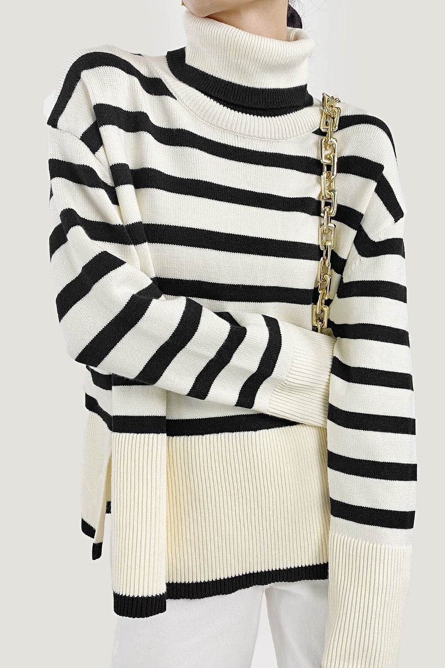 White Roll Neck Striped Ribbed Pullover Sweater     S2825