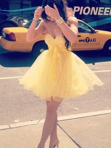 Adorable Daffodil Rhinestones Short Yellow Tulle Sweetheart Neckline Mini Length Prom Dresses     S3189