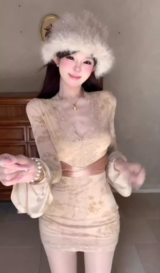 Pure desire style lace splicing V-neck trumpet sleeve dress 2025 waist hip skirt R1010