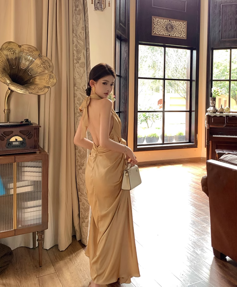 High-end satin backless v-neck halter dress with slim waist and elegant long dress R1779