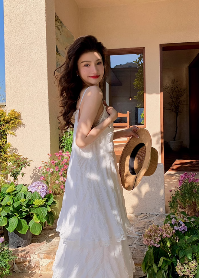 White dress seaside holiday beach dress high-end age-reducing suspender long dress R1700
