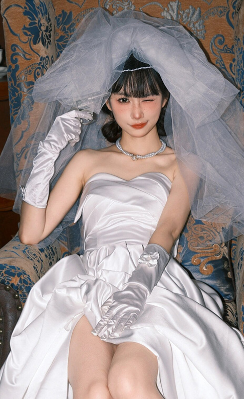 Off-white satin bow mid-length     S6233