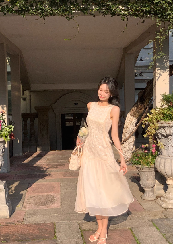 White moonlight temperament long skirt new summer style high-end waist slimming dress R4343