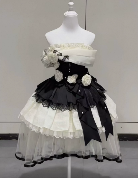 Elegant Black and White Homecoming Dress ,A-Line Strapless Applique Tiered Corset Short Prom Dress RS874