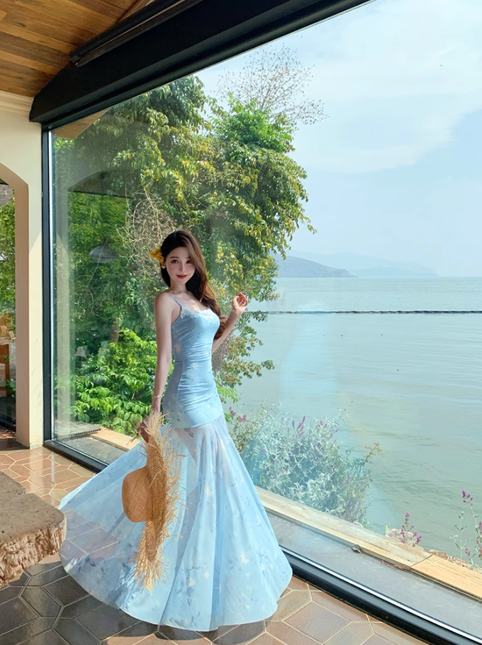 Blue floral suspender dress, elegant waist and hip fishtail skirt R0630