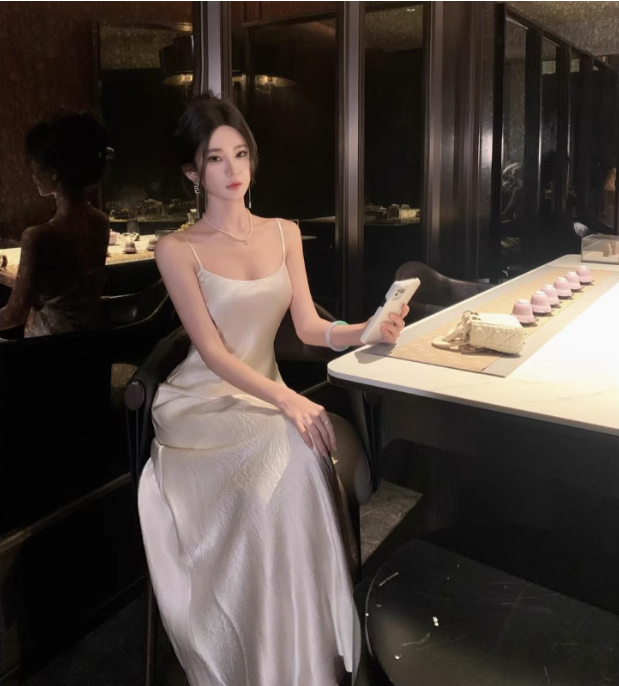 French satin suspender dress temperament backless holiday slim fit hip-wrapped long skirt R1542